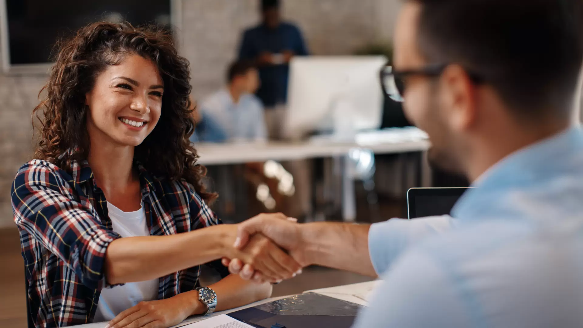 Image for Bank vs Broker: Which One is Right for You?