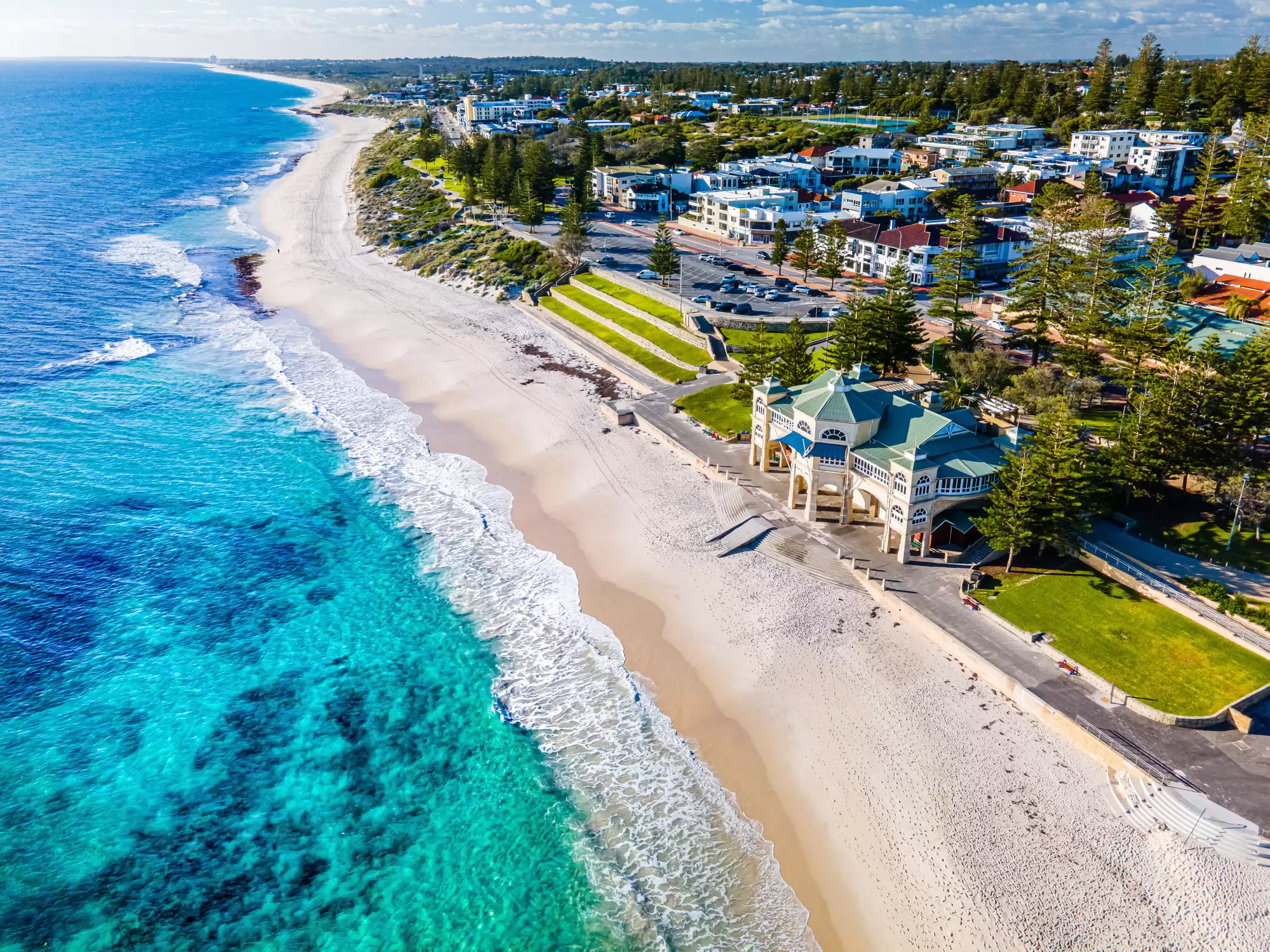 Mortgage Broker Perth adviser discussing home loan options with a Perth client