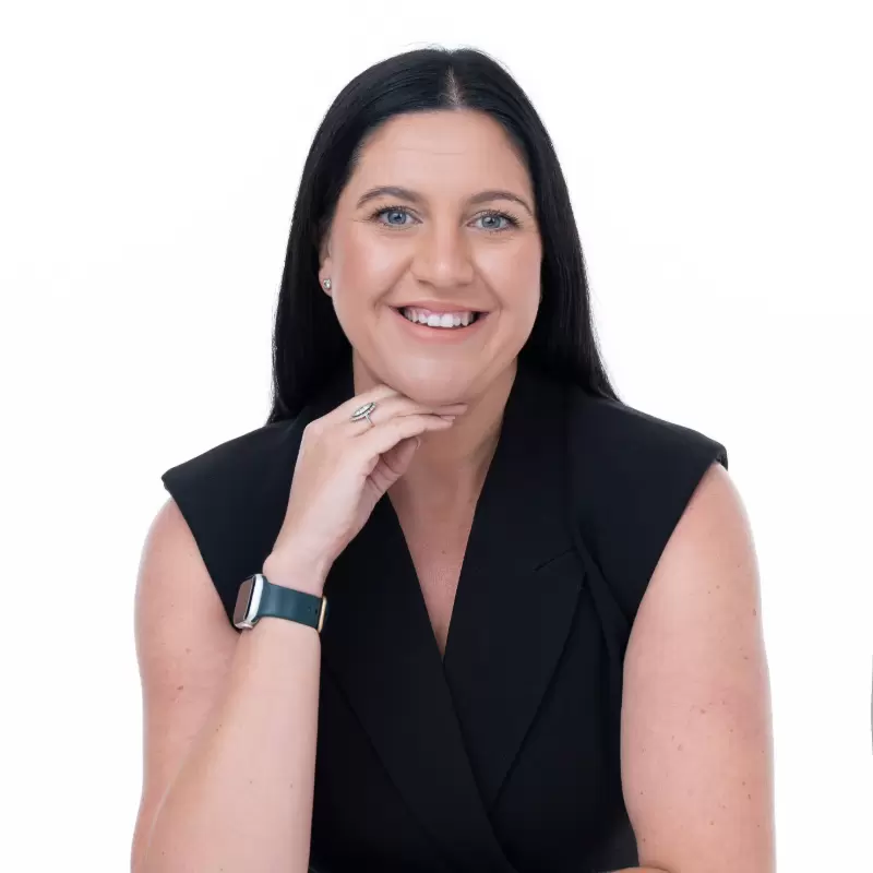 Ashleigh Pakis Director and Lead Broker